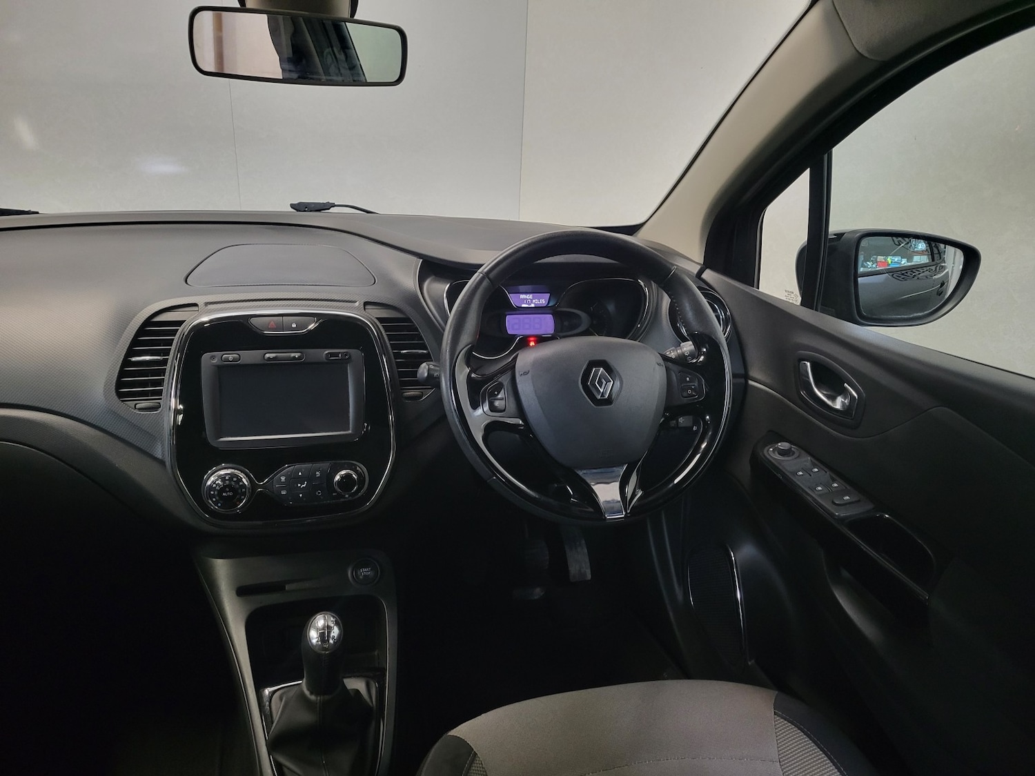 Used Renault Captur 2014 for sale - 77792897: Photo 35