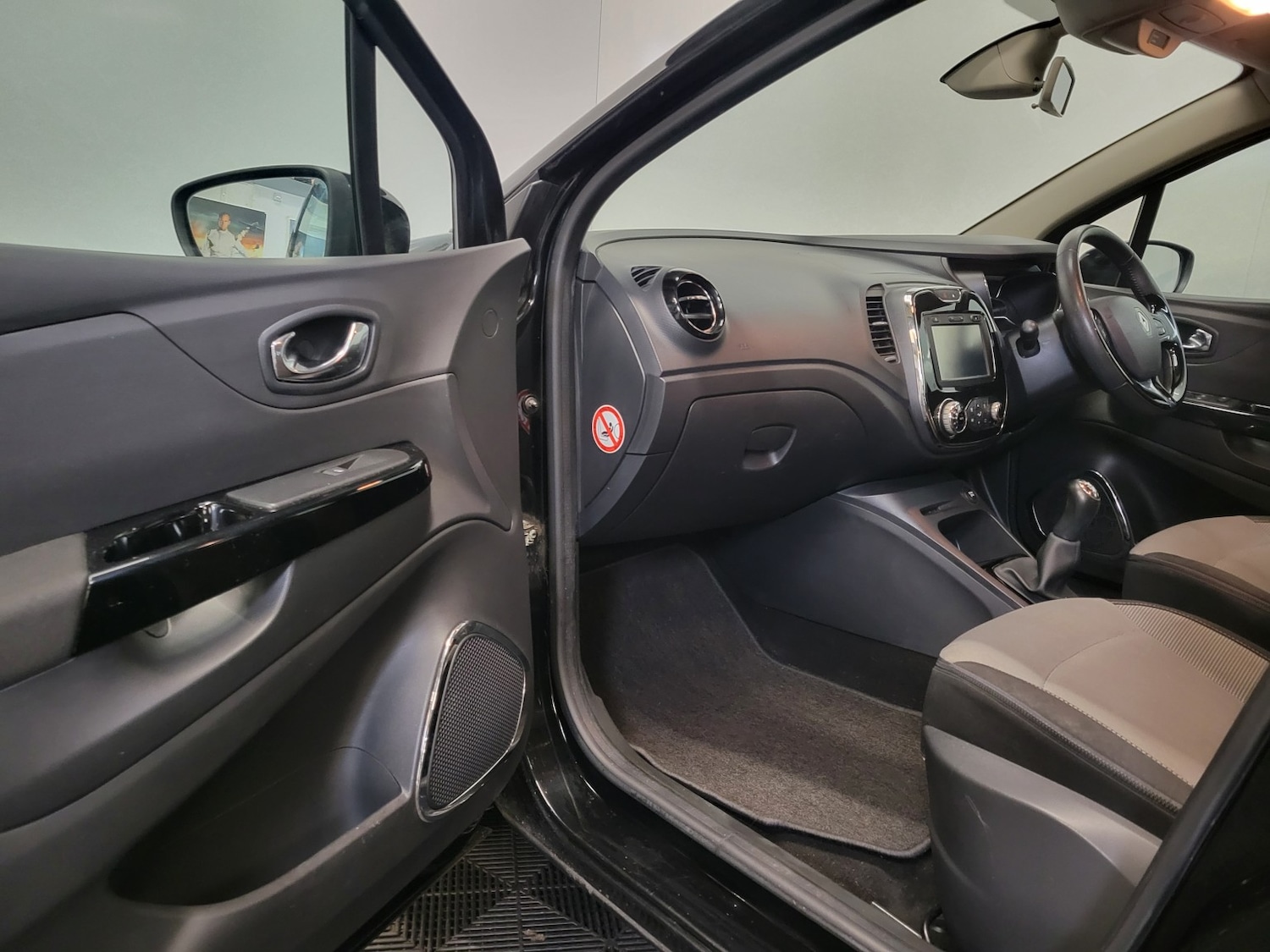 Used Renault Captur 2014 for sale - 77792897: Photo 41