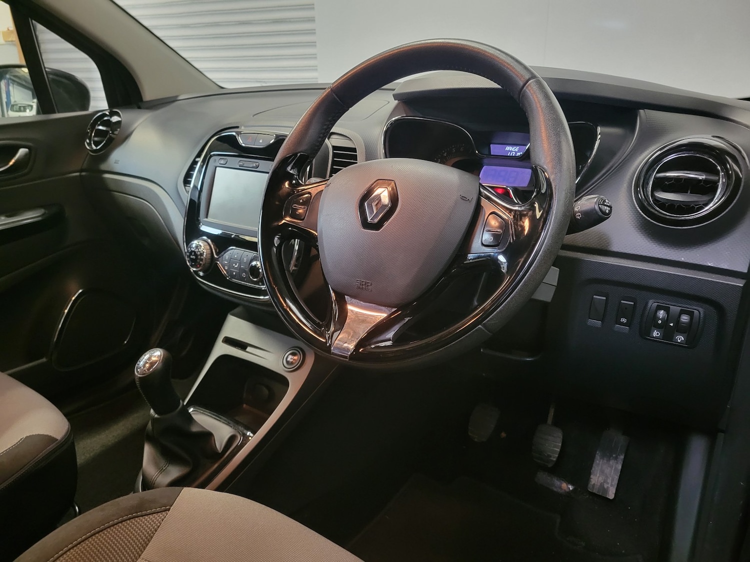 Used Renault Captur 2014 for sale - 77792897: Photo 42