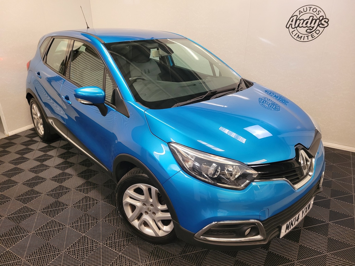 Used Renault Captur 2014 for sale - 76974338: Photo 2