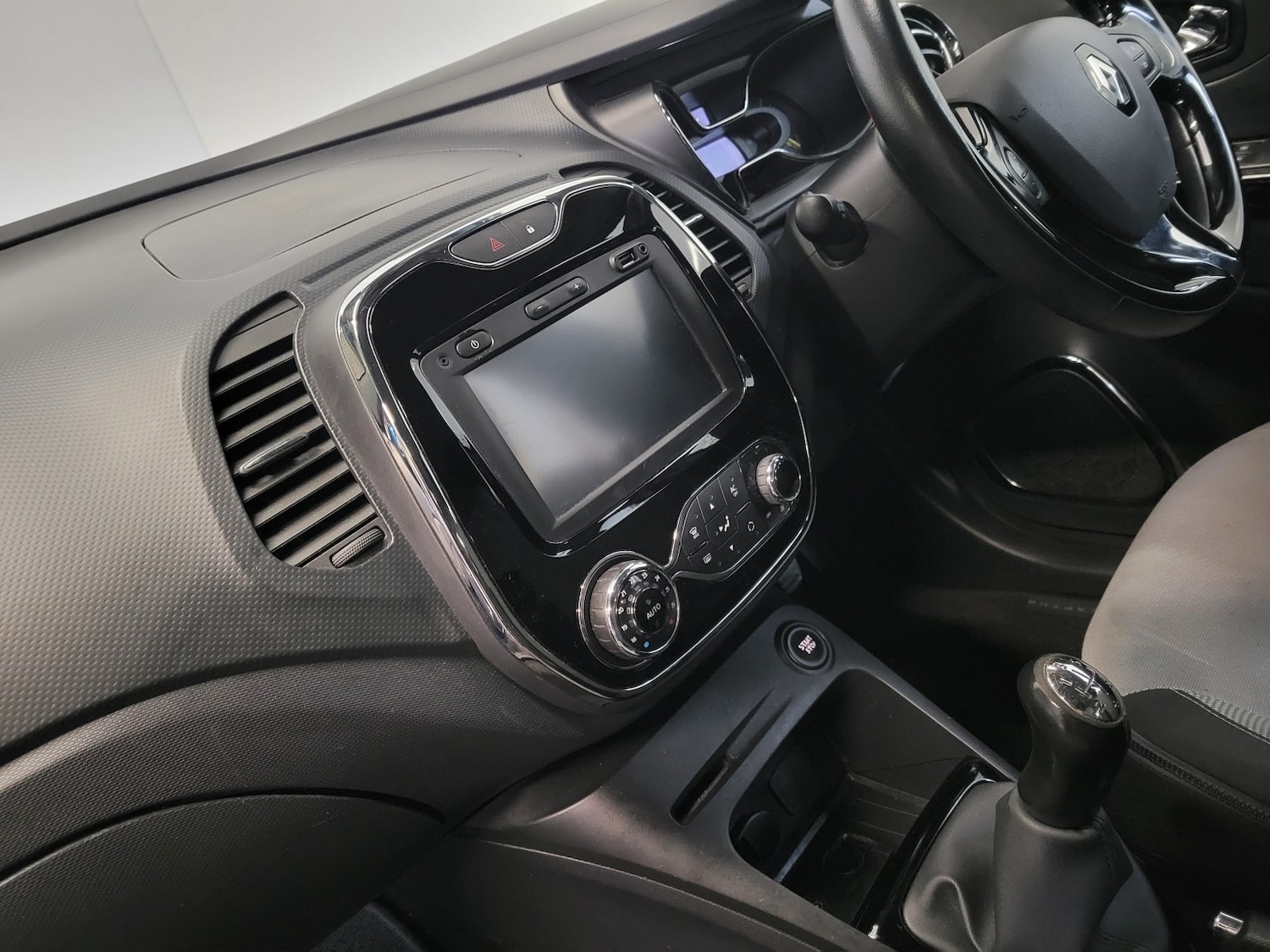 Used Renault Captur 2014 for sale - 76974338: Photo 51