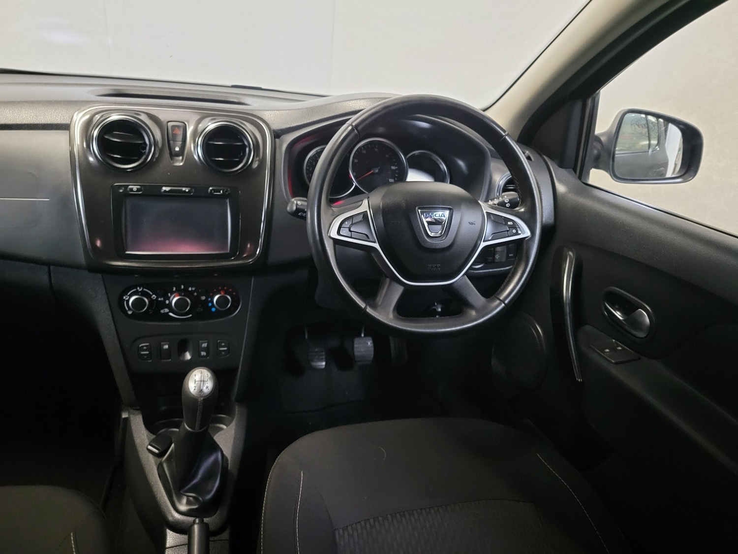 Used Dacia Sandero 2017 for sale - 76397025: Photo 37