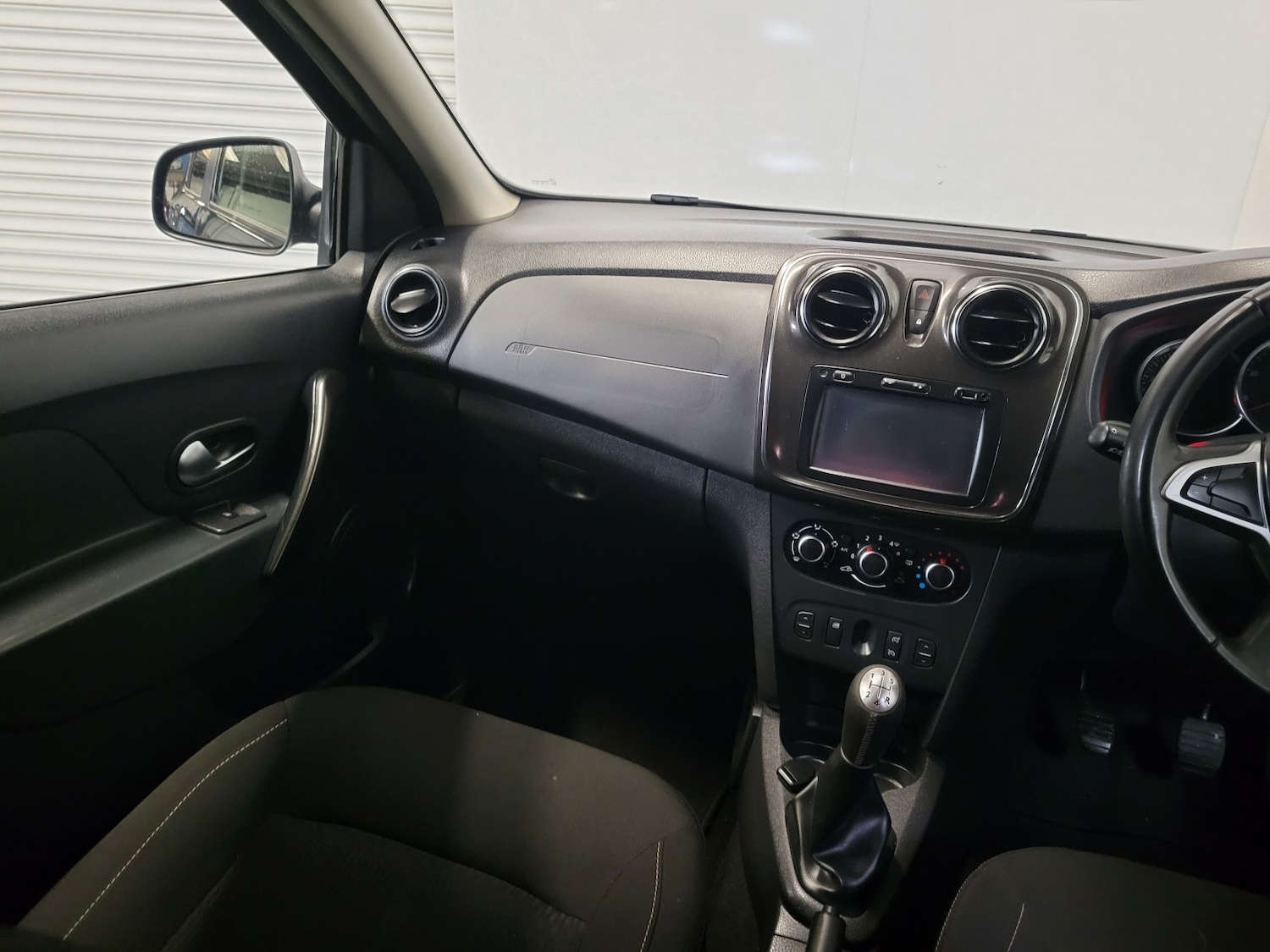 Used Dacia Sandero 2017 for sale - 76397025: Photo 38