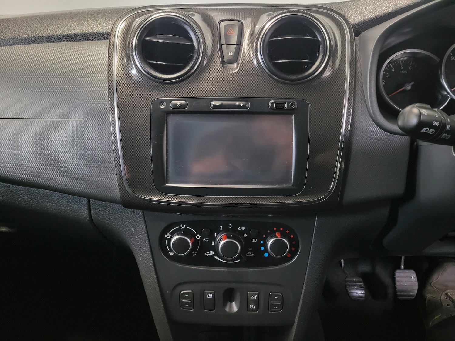 Used Dacia Sandero 2017 for sale - 76397025: Photo 49