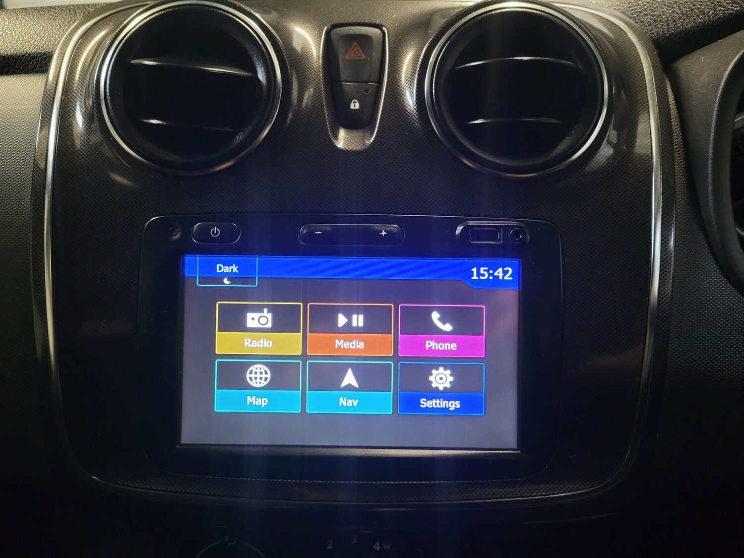 Used Dacia Sandero 2017 for sale - 76397025: Photo 51