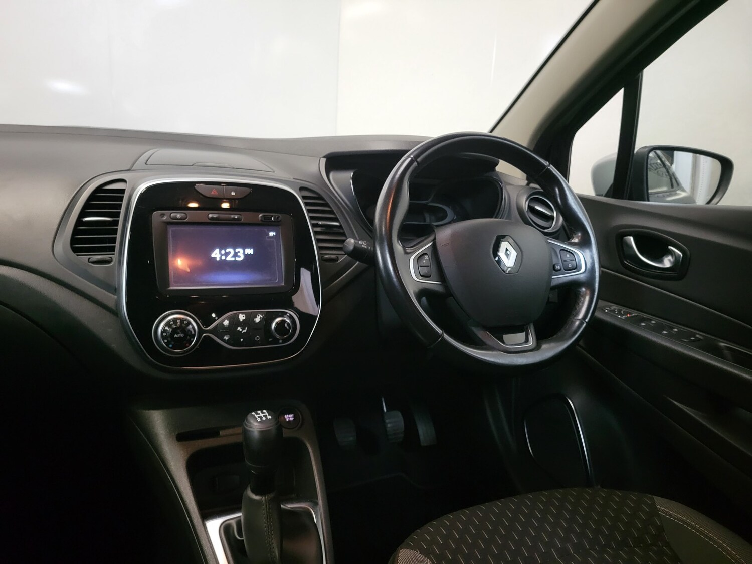 Used Renault Captur 2018 for sale - 76126355: Photo 14