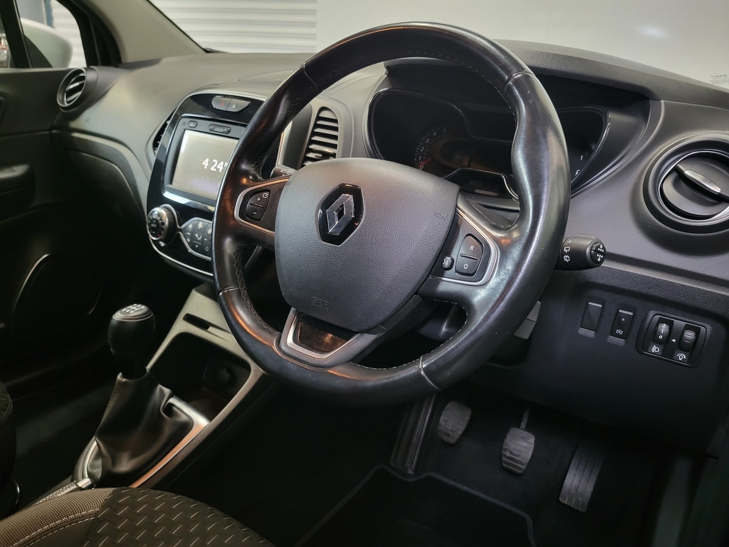 Used Renault Captur 2018 for sale - 76126355: Photo 23