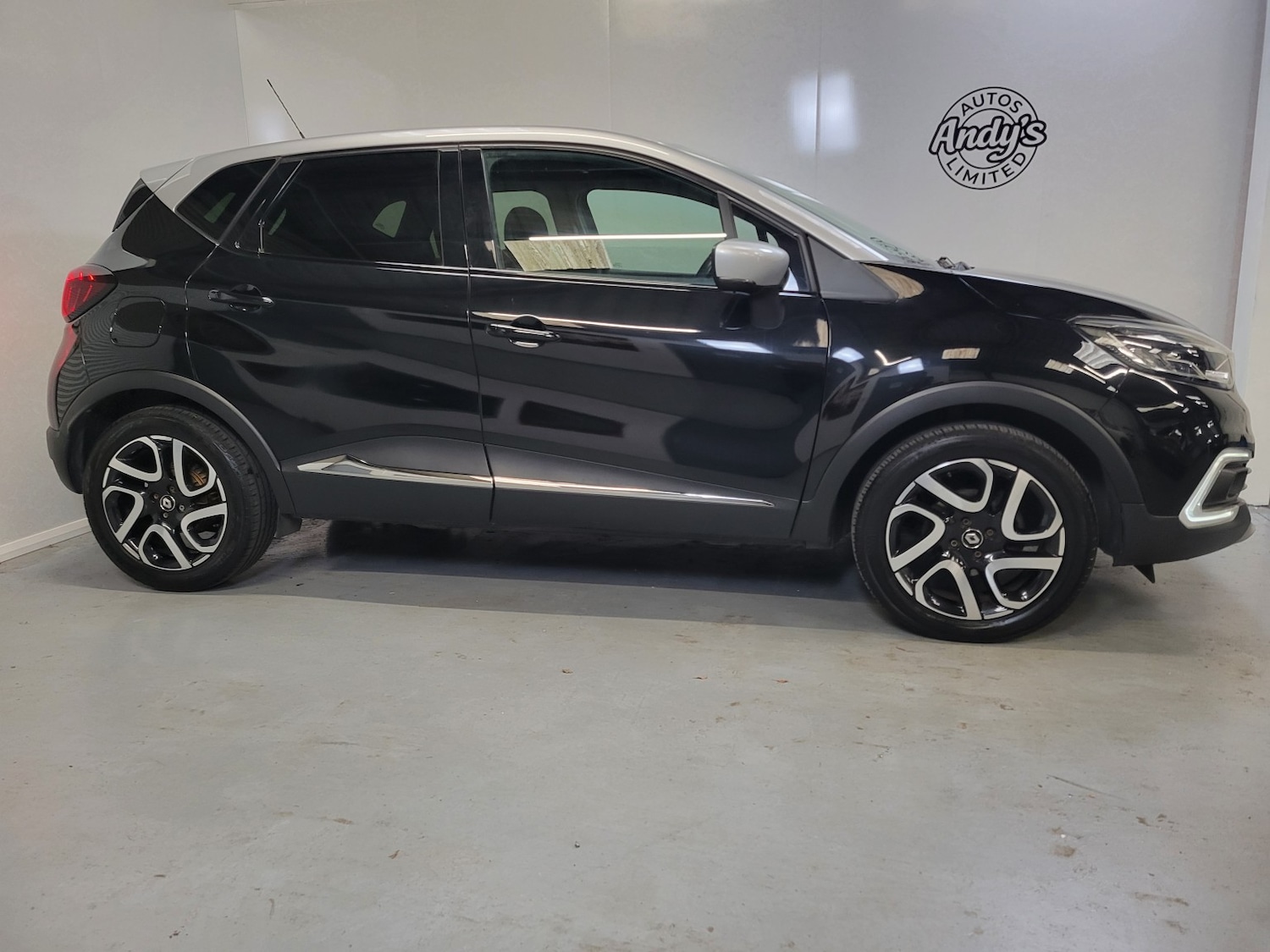 Used Renault Captur 2018 for sale - 76126355: Photo 41