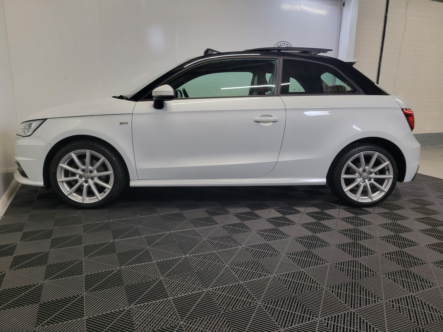Used Audi A1 2015 for sale - 76734795: Photo 37