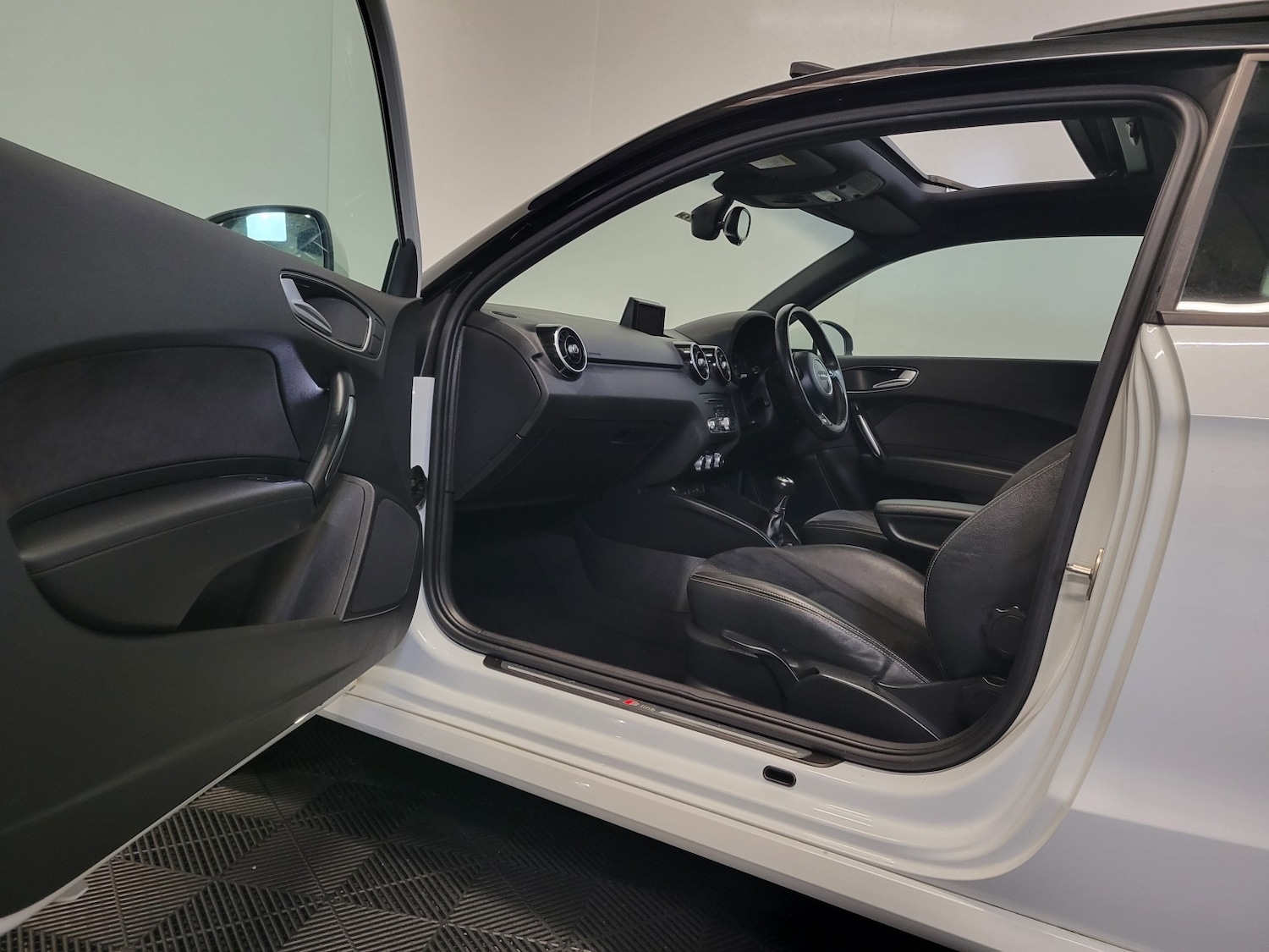 Used Audi A1 2015 for sale - 76734795: Photo 60