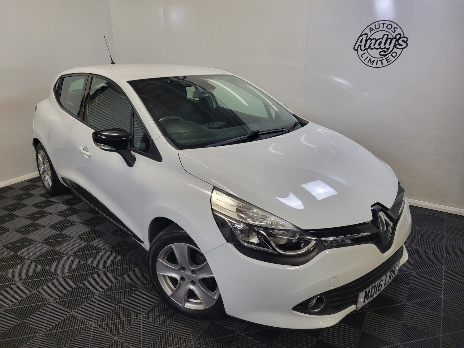 Used Renault Clio 2016 for sale - 77438333: Photo 2
