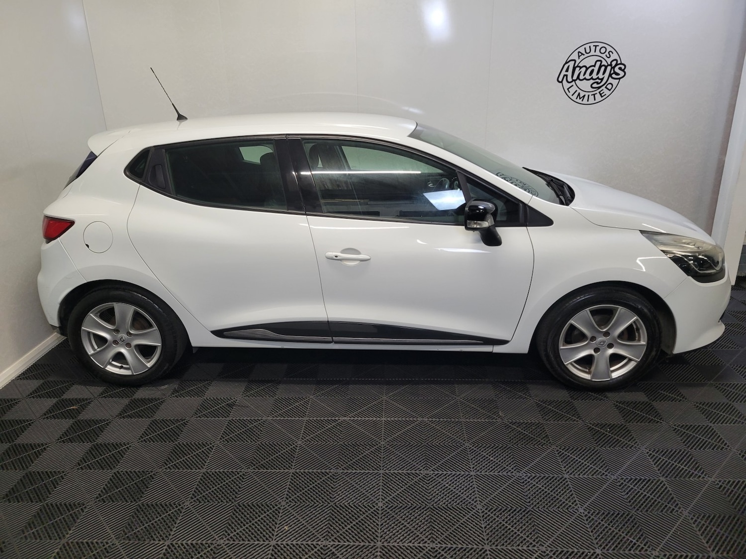 Used Renault Clio 2016 for sale - 77438333: Photo 32