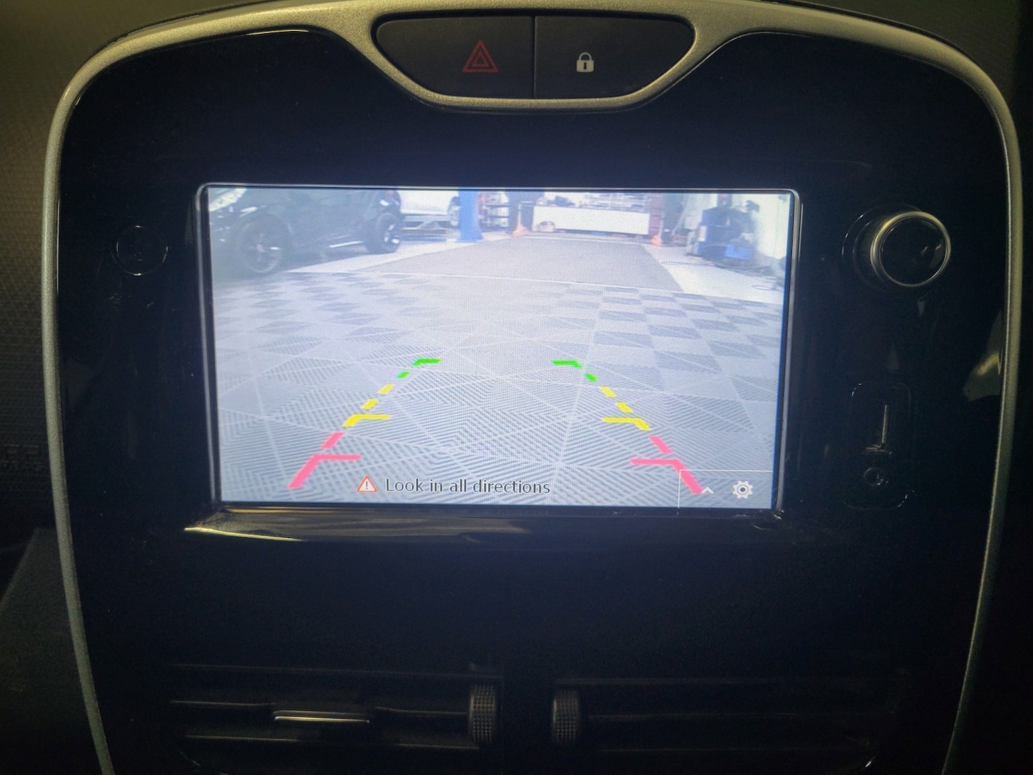 Used Renault Clio 2016 for sale - 77438333: Photo 46