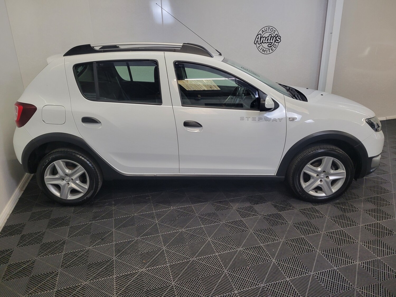 Used Dacia Sandero Stepway 2014 for sale - 77973766: Photo 13