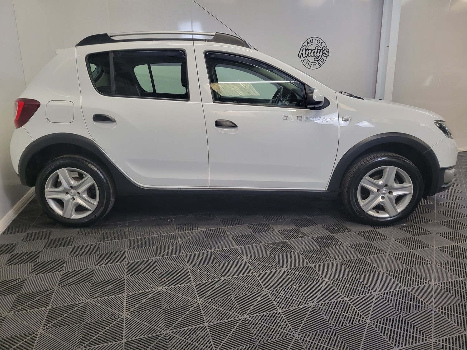 Used Dacia Sandero Stepway 2014 for sale - 77973766: Photo 14
