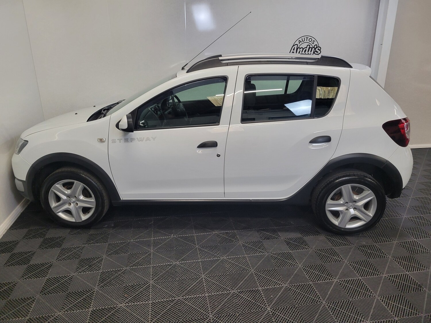 Used Dacia Sandero Stepway 2014 for sale - 77973766: Photo 26