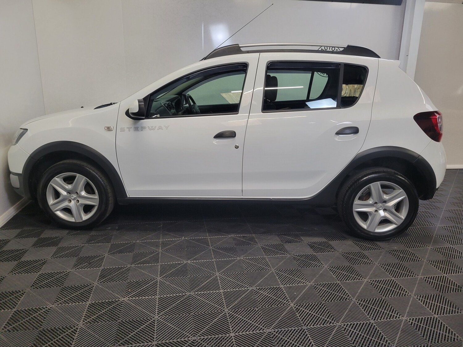 Used Dacia Sandero Stepway 2014 for sale - 77973766: Photo 27