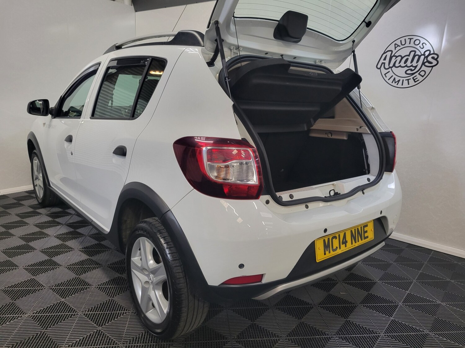 Used Dacia Sandero Stepway 2014 for sale - 77973766: Photo 28