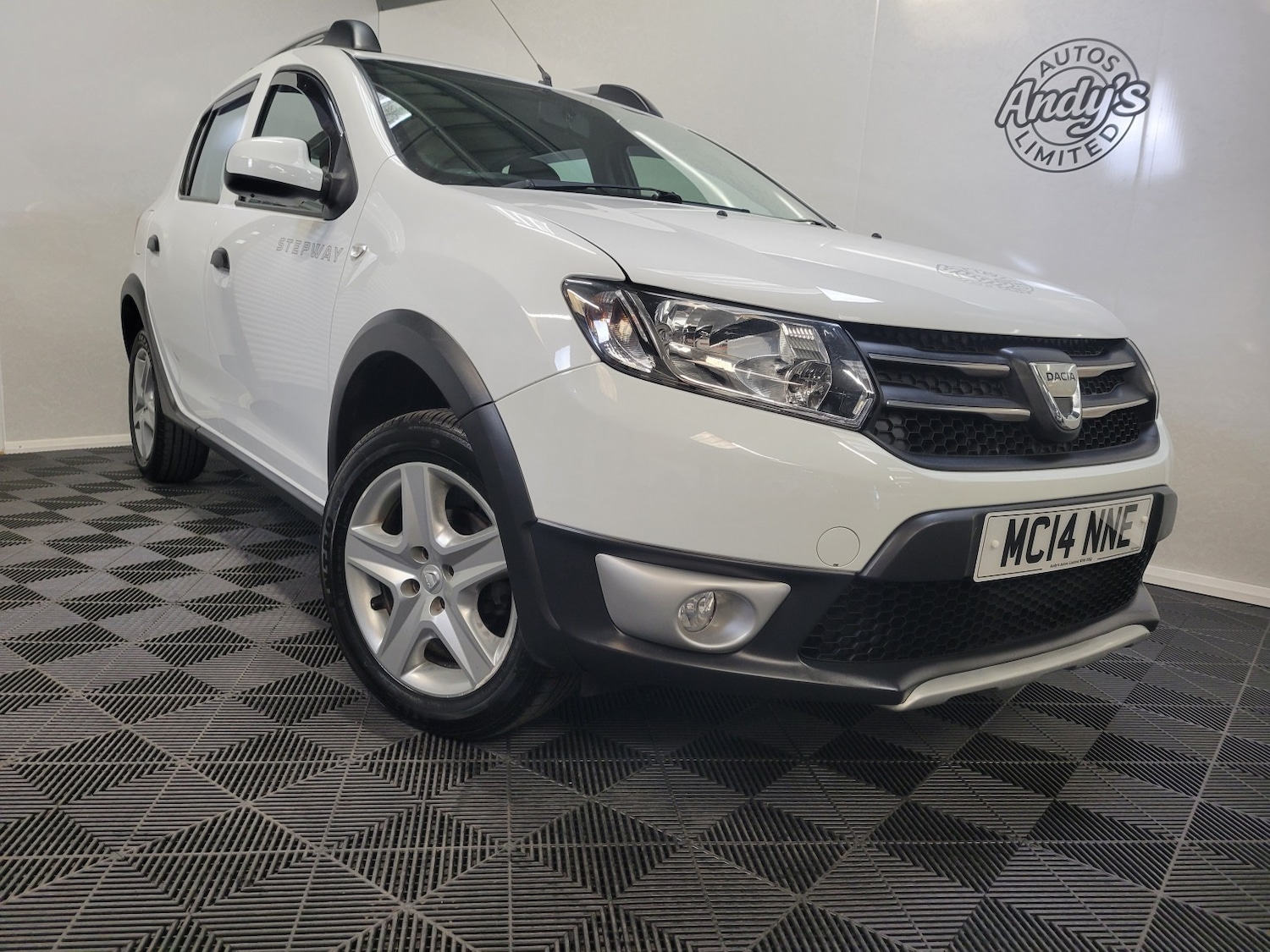 Used Dacia Sandero Stepway 2014 for sale - 77973766: Photo 4
