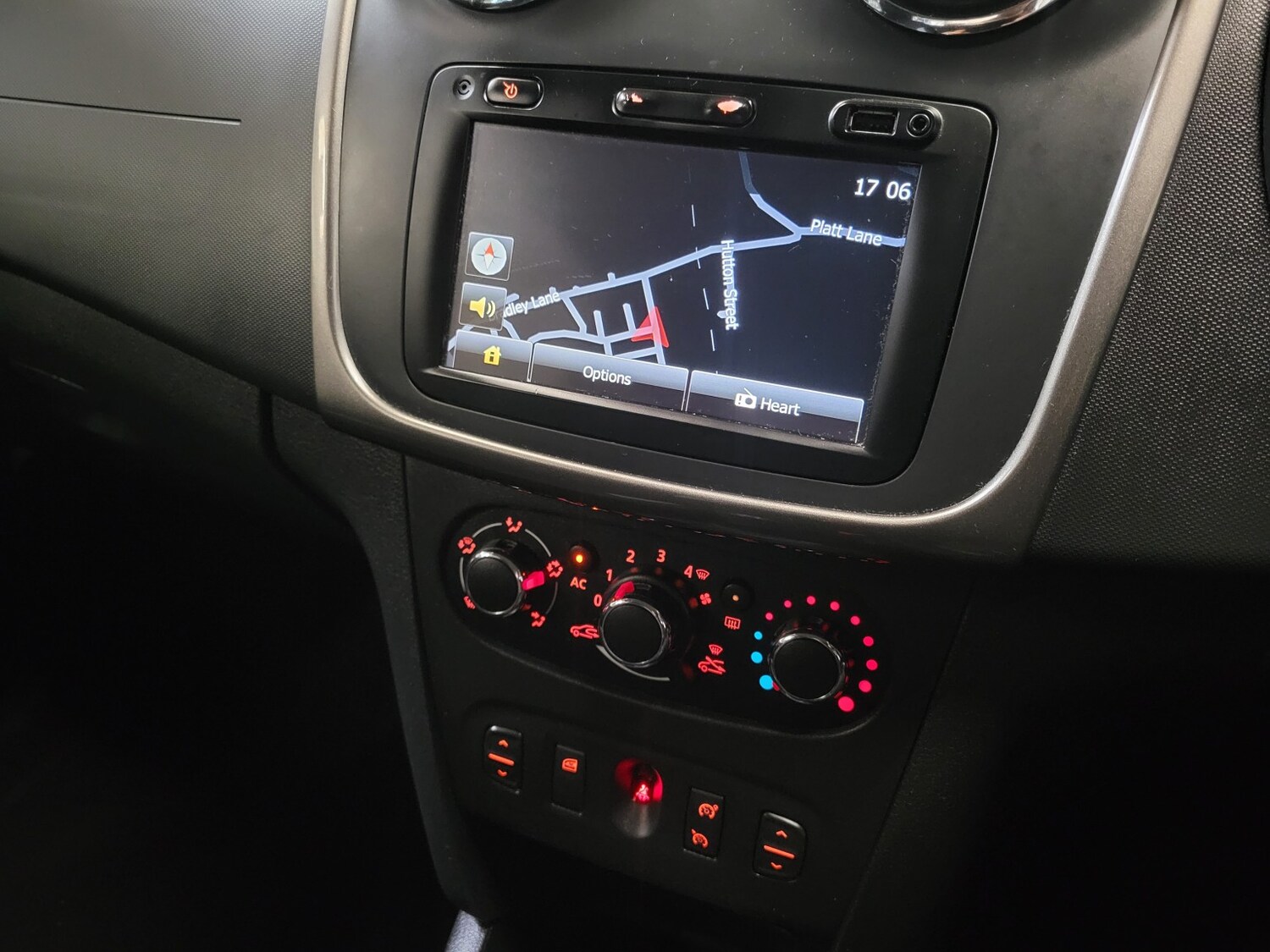 Used Dacia Sandero Stepway 2014 for sale - 77973766: Photo 44