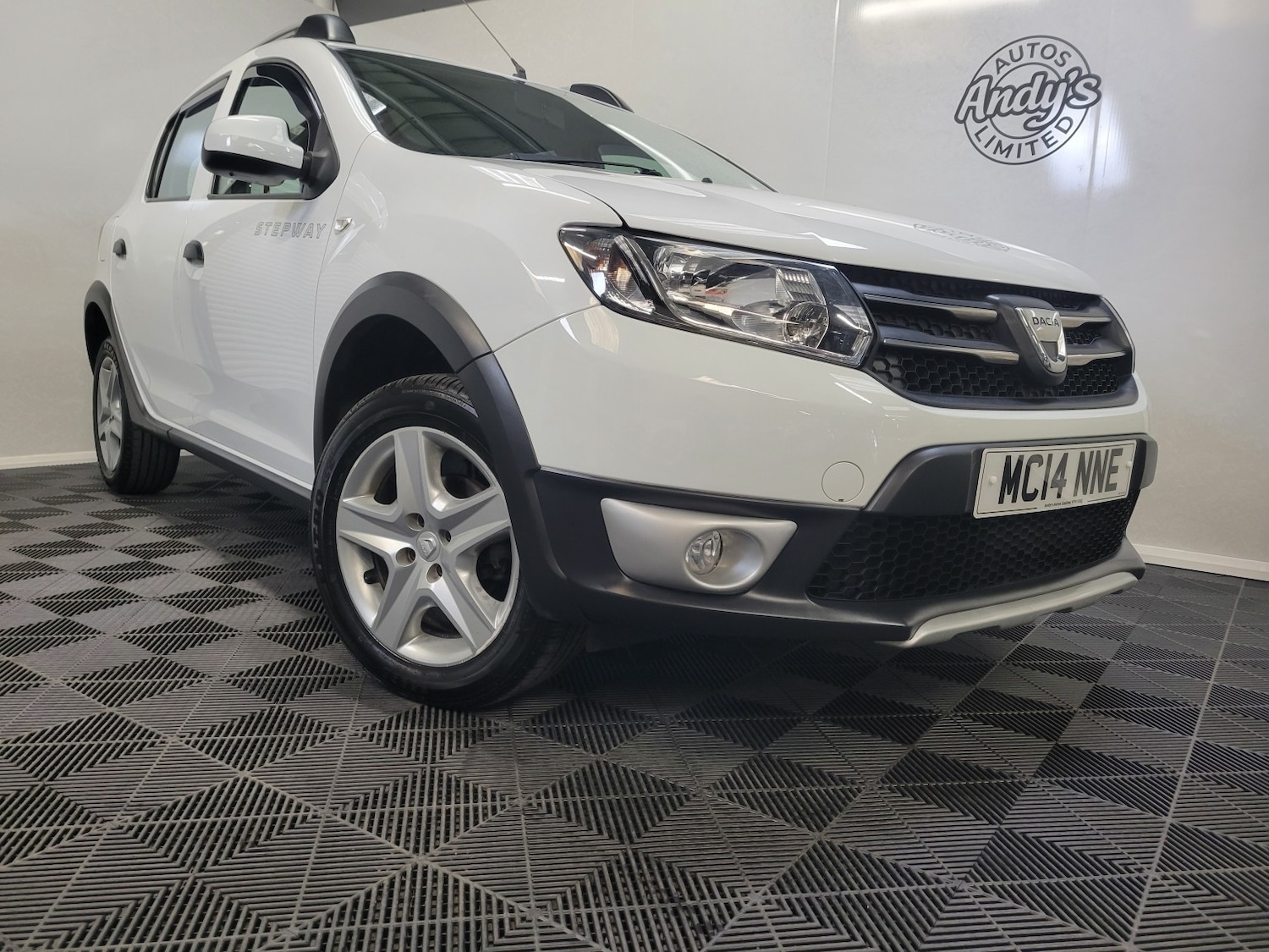 Used Dacia Sandero Stepway 2014 for sale - 77973766: Photo 5