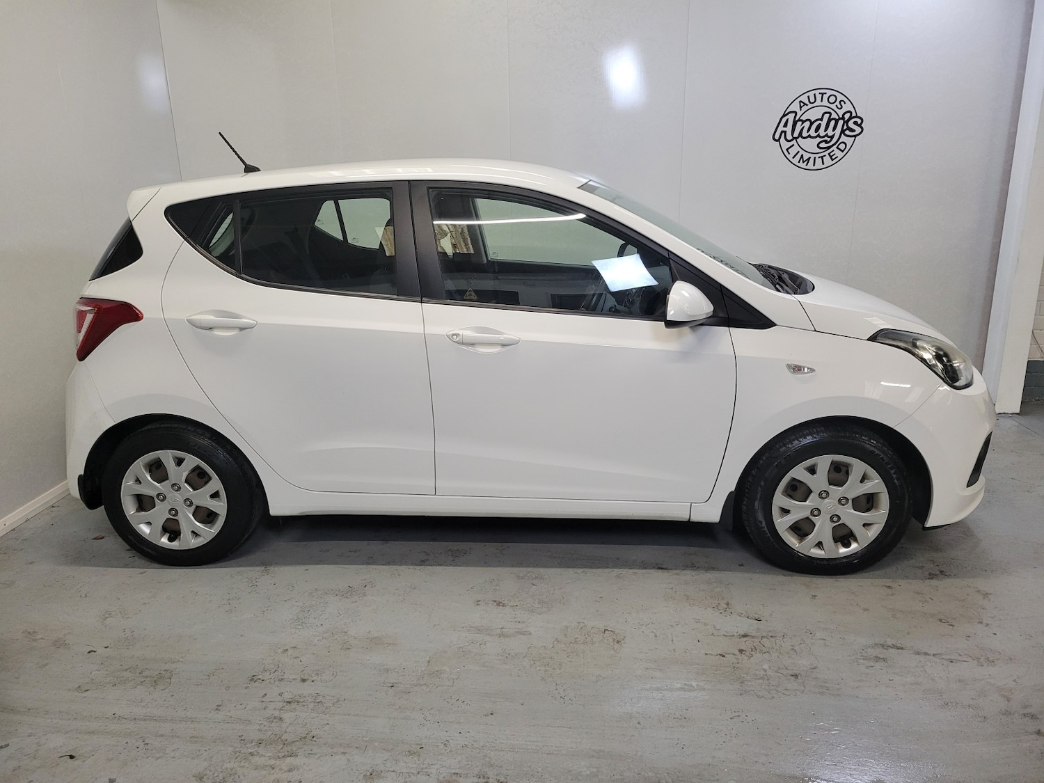 Used Hyundai i10 2014 for sale - 76618641: Photo 12