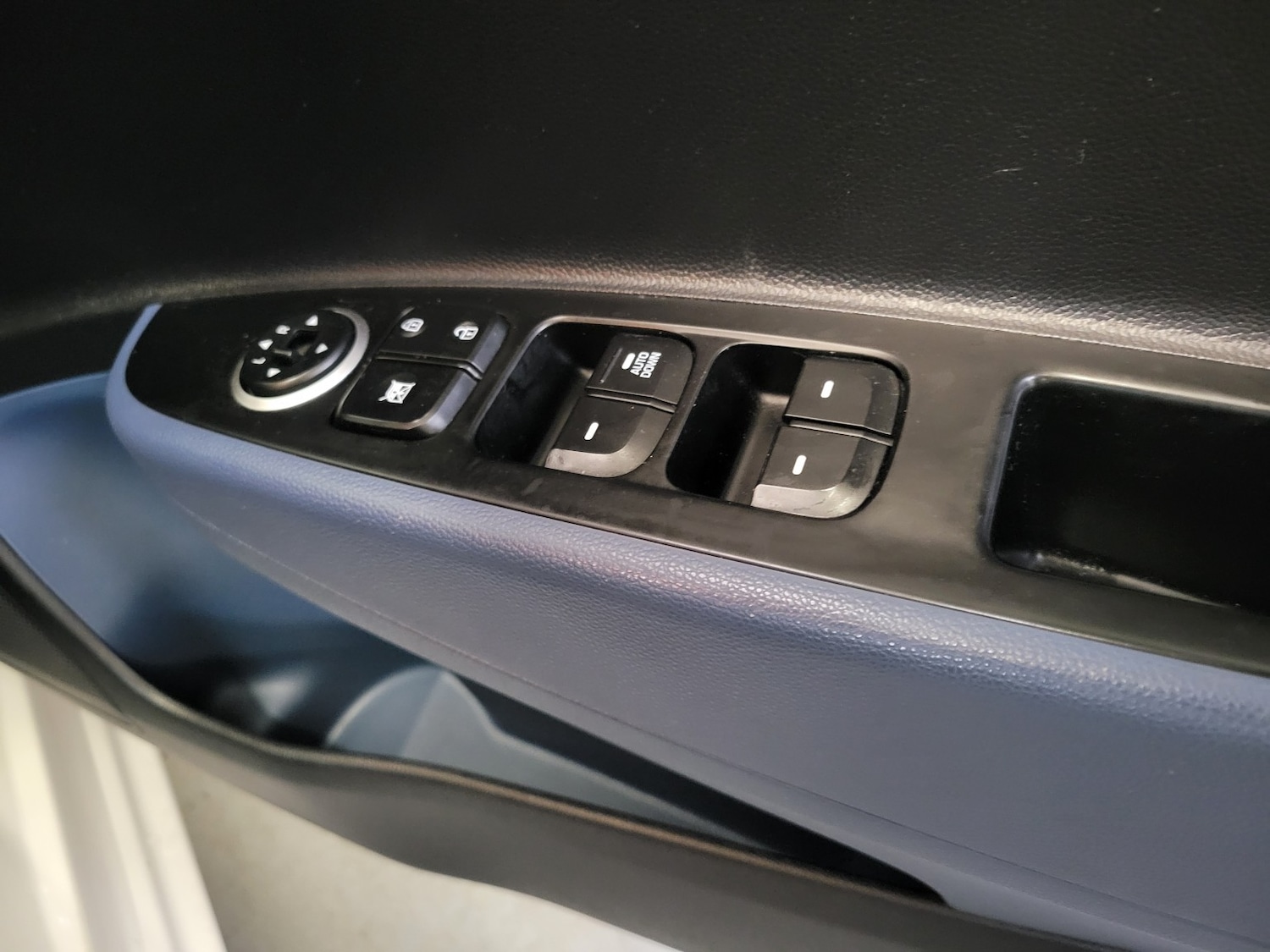 Used Hyundai i10 2014 for sale - 76618641: Photo 50