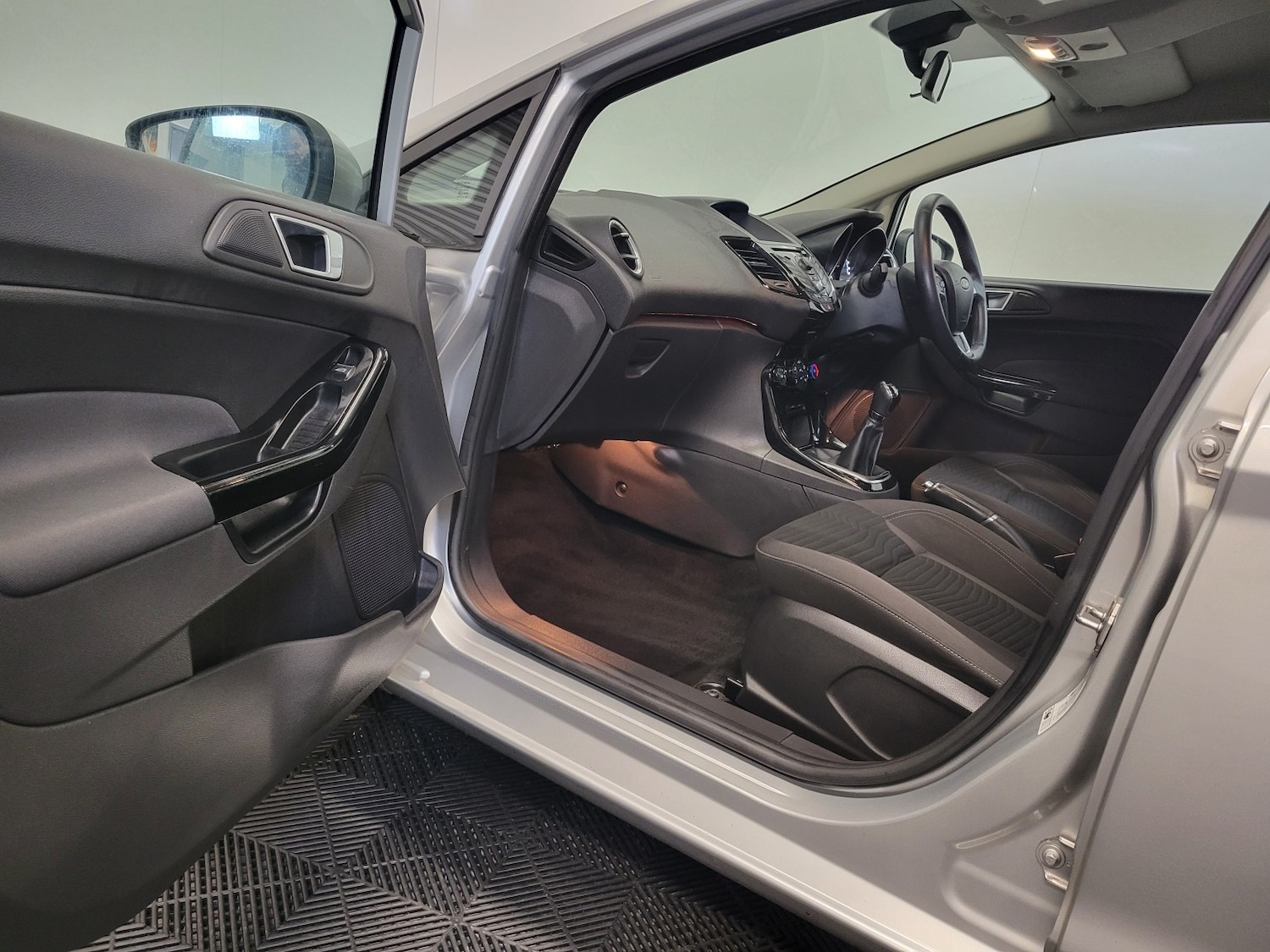 Used Ford Fiesta 2013 for sale - 77438469: Photo 47