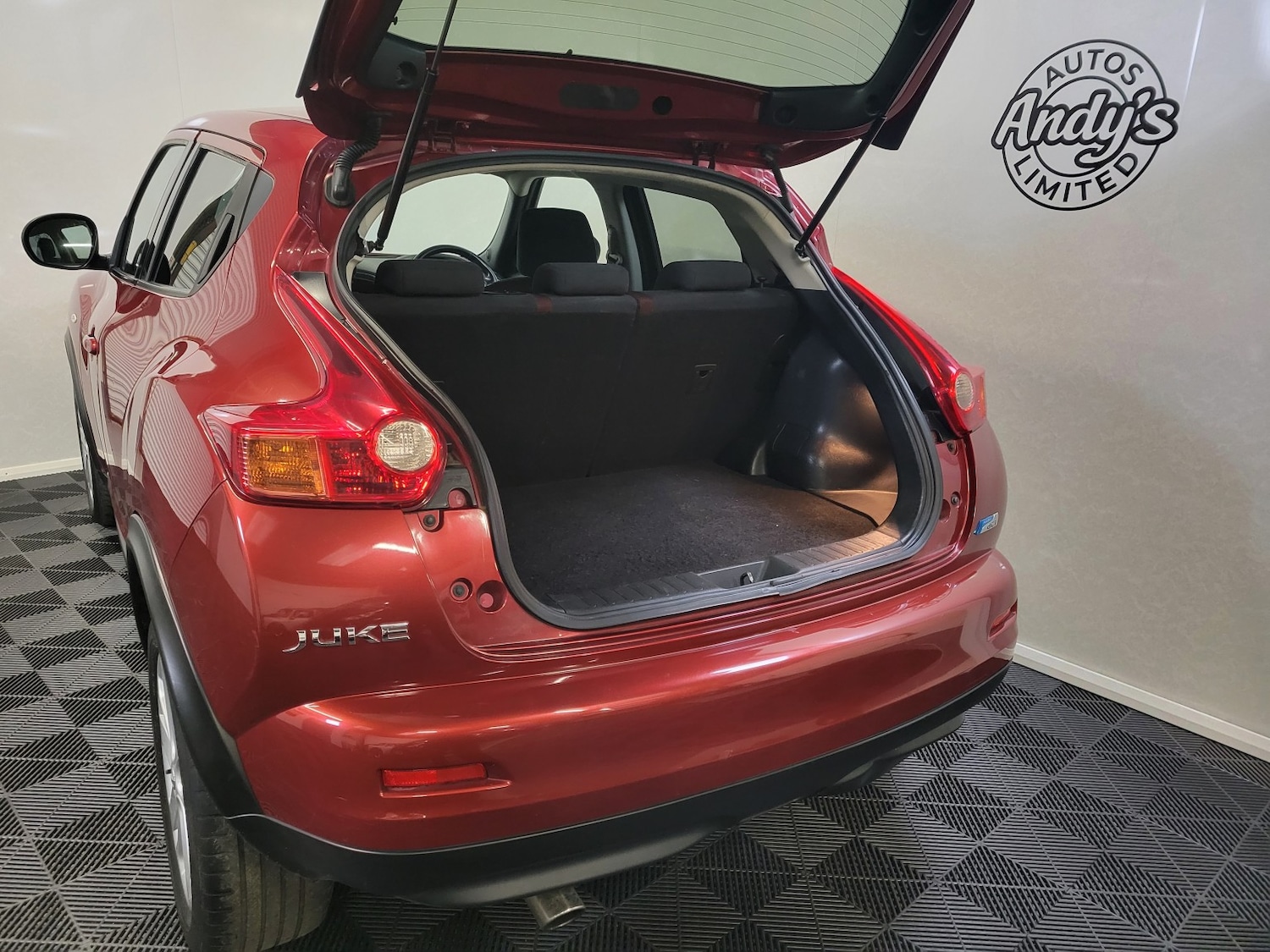 Used Nissan Juke 2012 for sale - 77053703: Photo 24