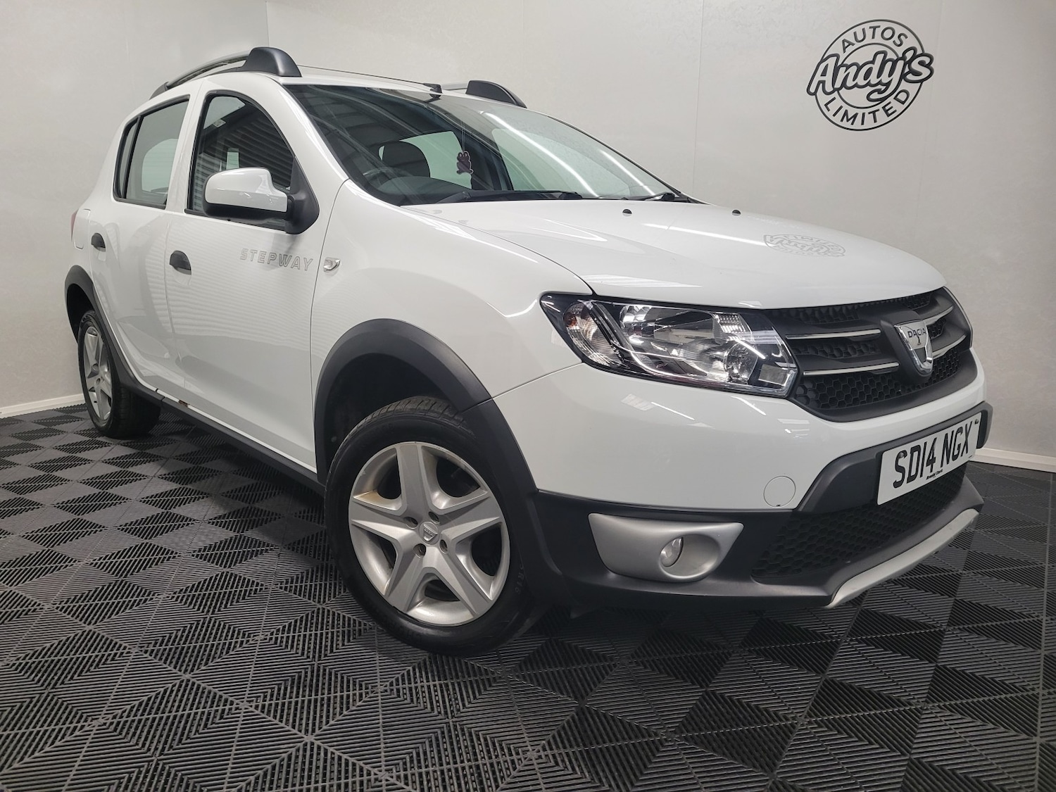 Used Dacia Sandero Stepway 2014 for sale - 77562538: Photo 3