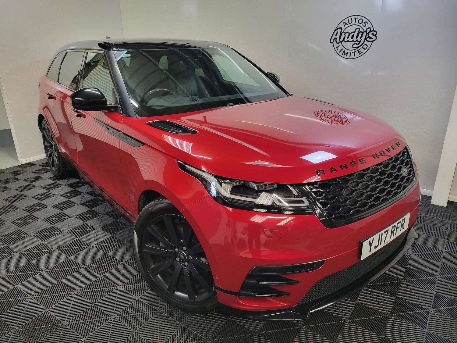 Used Land Rover Range Rover Velar 2017 for sale - 77562564: Photo 2