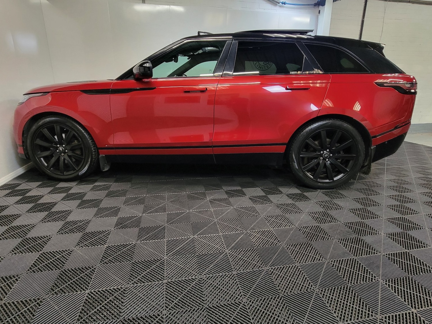 Used Land Rover Range Rover Velar 2017 for sale - 77562564: Photo 34