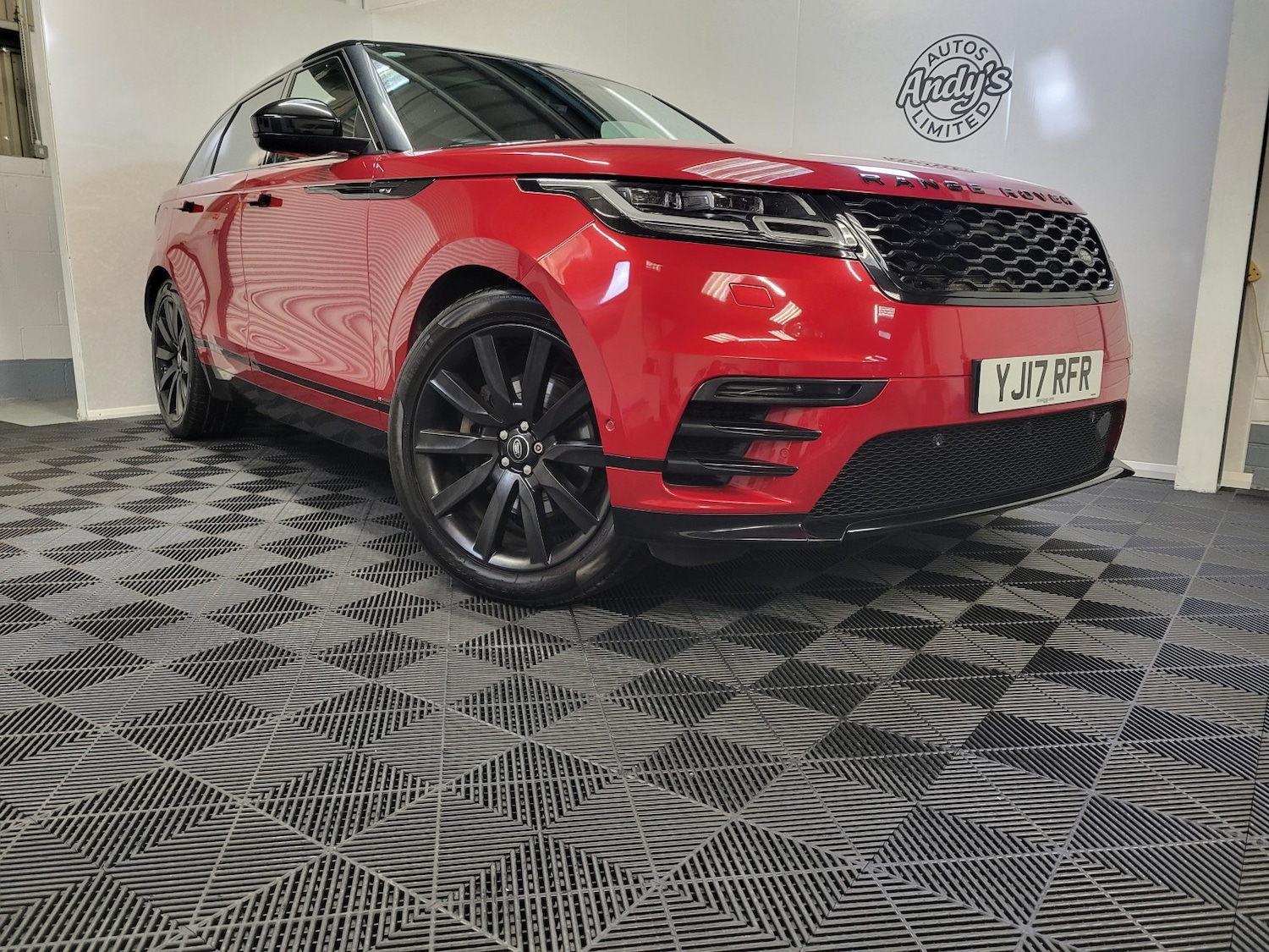 Used Land Rover Range Rover Velar 2017 for sale - 77562564: Photo 4