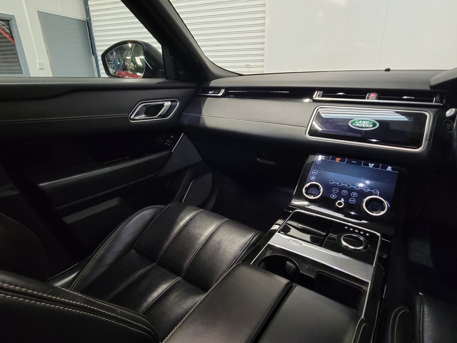 Used Land Rover Range Rover Velar 2017 for sale - 77562564: Photo 53