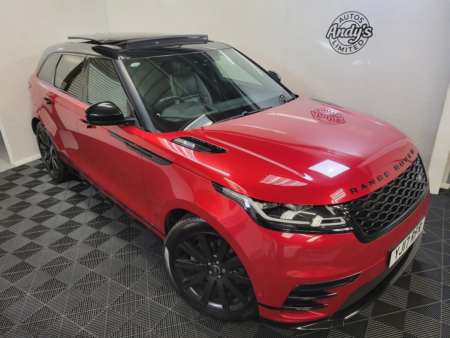 Used Land Rover Range Rover Velar 2017 for sale - 77562564: Photo 8