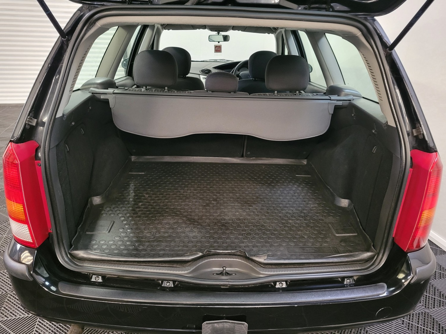 Used Ford Focus 2003 for sale - 77377746: Photo 35