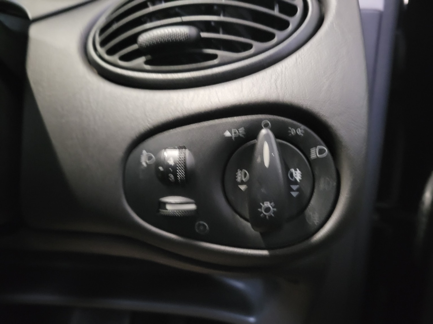 Used Ford Focus 2003 for sale - 77377746: Photo 48