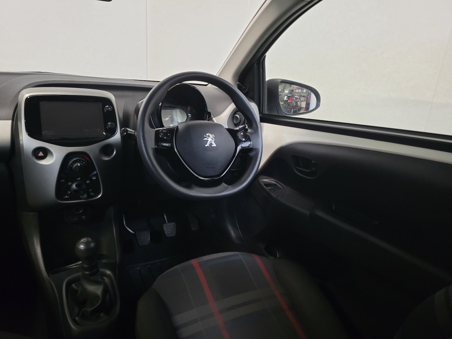 Used Peugeot 108 2015 for sale - 77516091: Photo 42