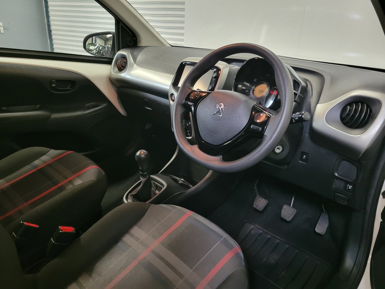 Used Peugeot 108 2015 for sale - 77516091: Photo 48