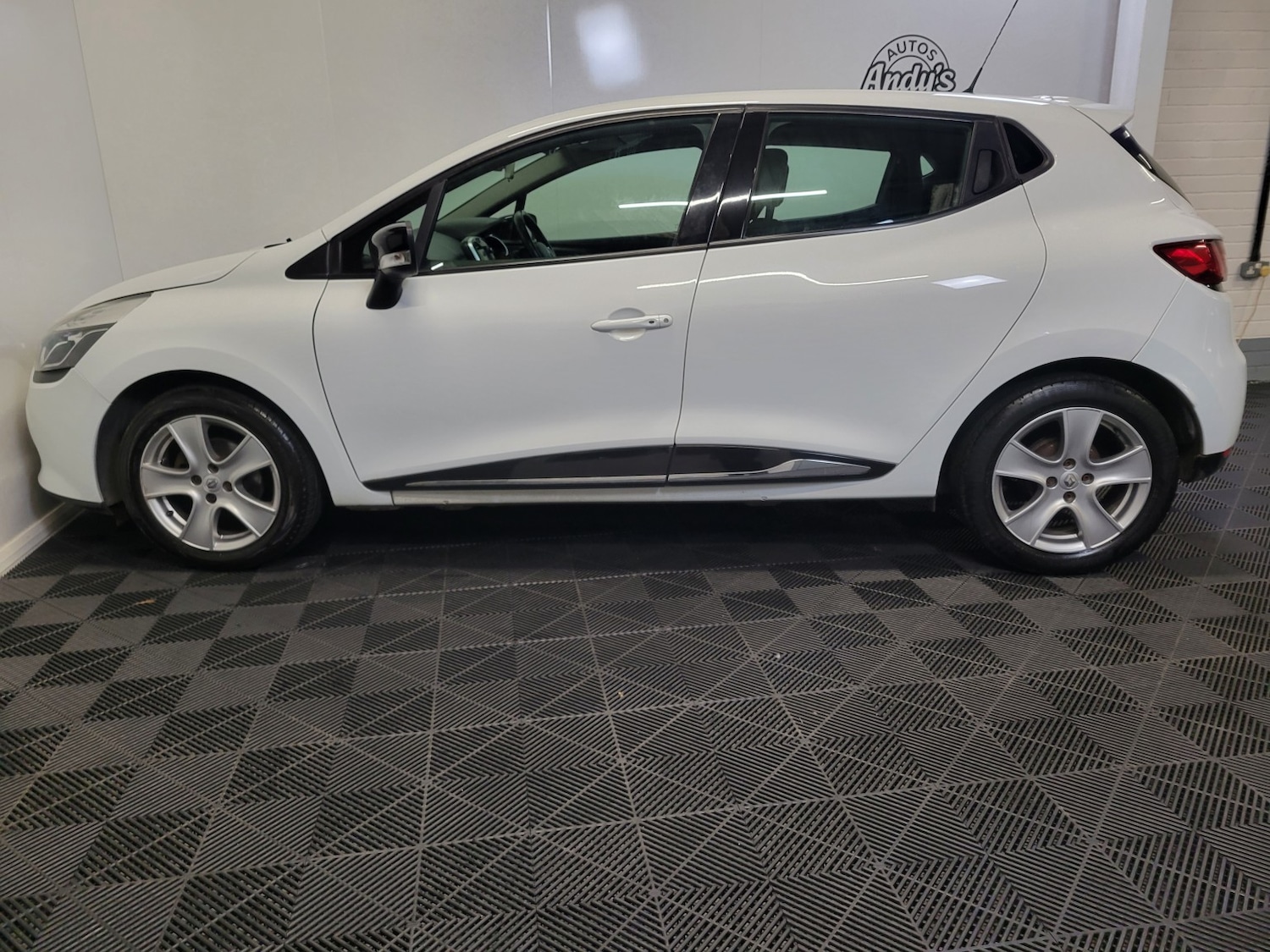 Used Renault Clio 2016 for sale - 77350128: Photo 29