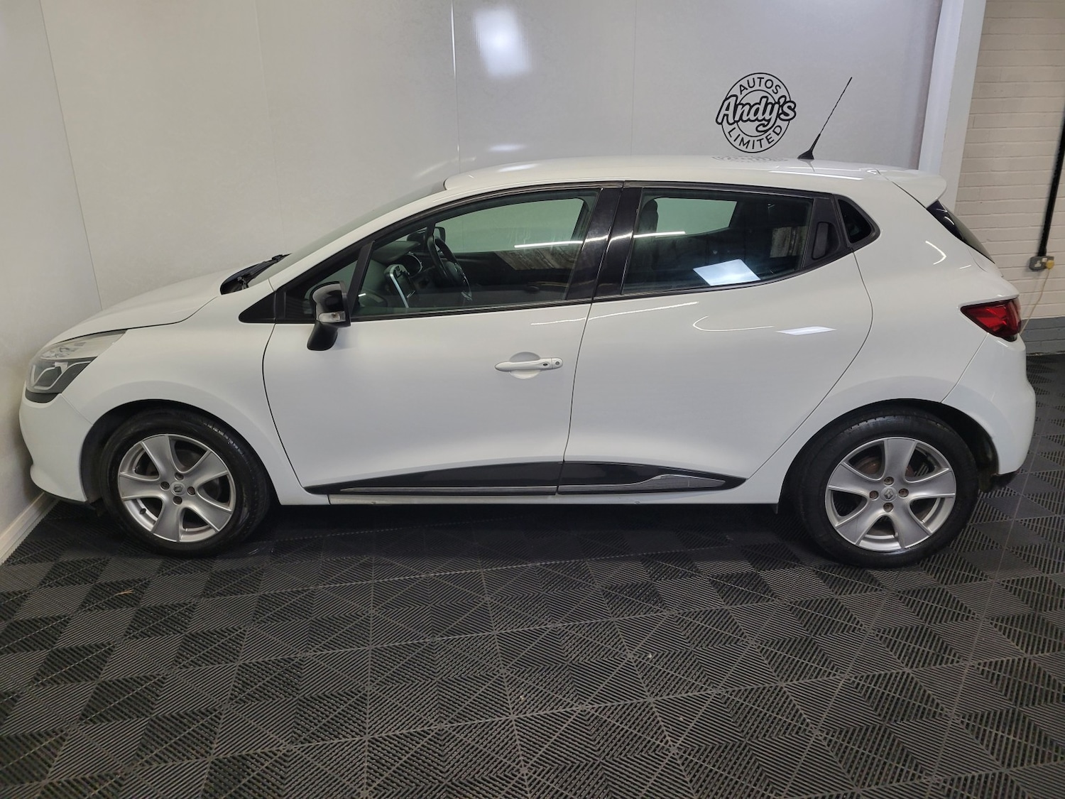 Used Renault Clio 2016 for sale - 77350128: Photo 30