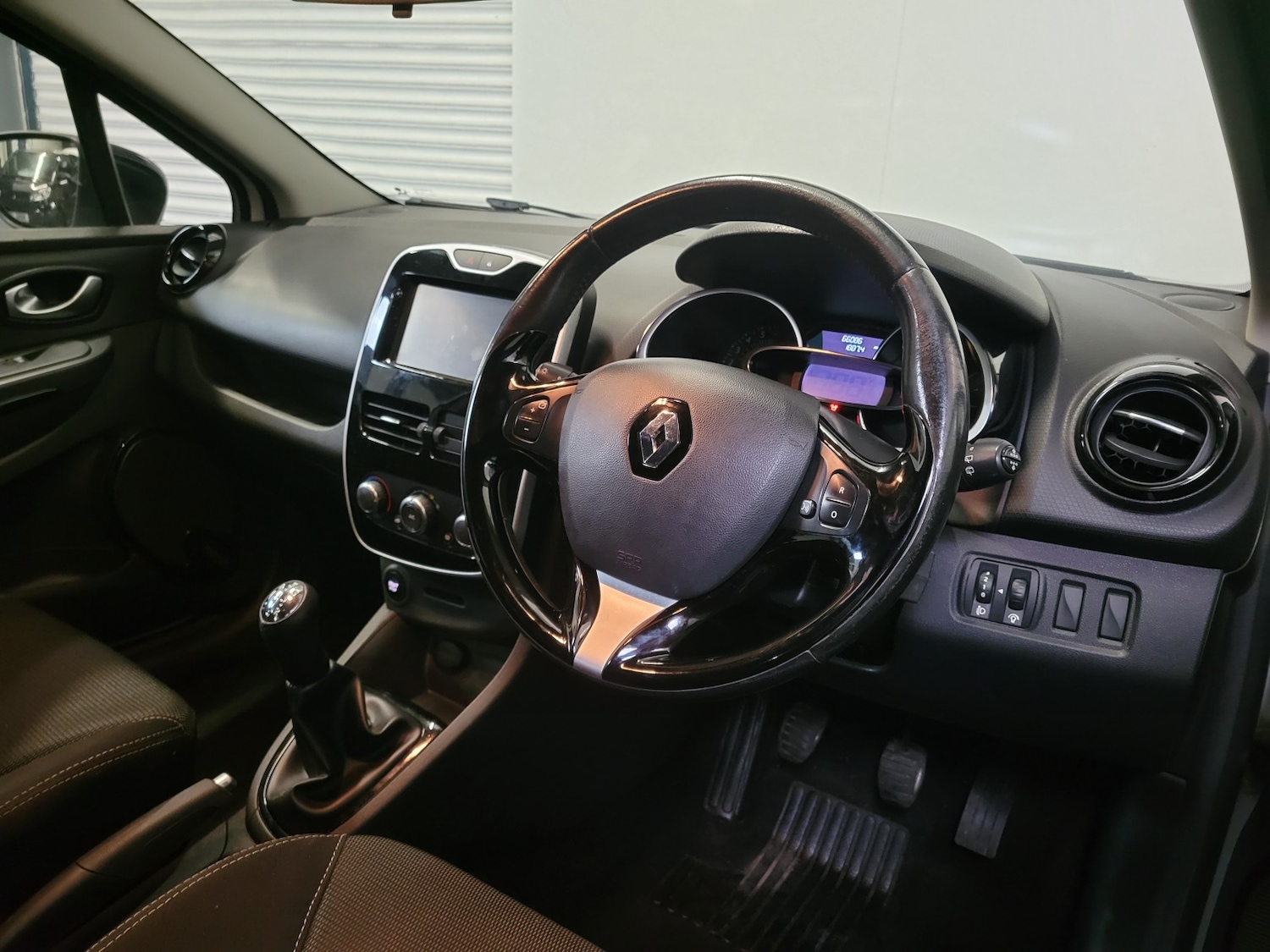 Used Renault Clio 2016 for sale - 77350128: Photo 41