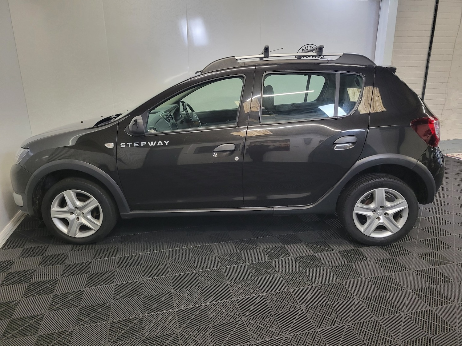 Used Dacia Sandero Stepway 2016 for sale - 77237149: Photo 33