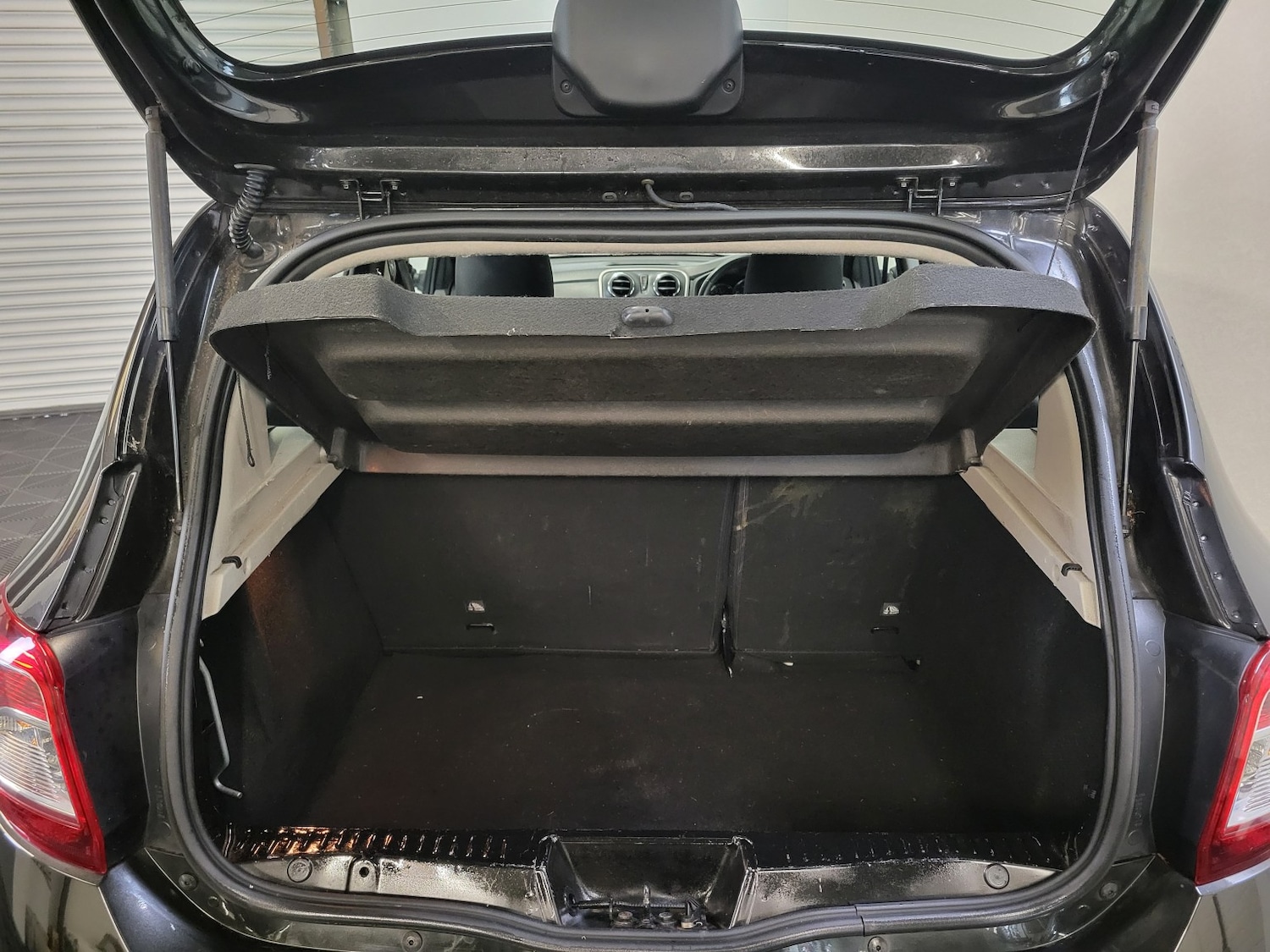 Used Dacia Sandero Stepway 2016 for sale - 77237149: Photo 40