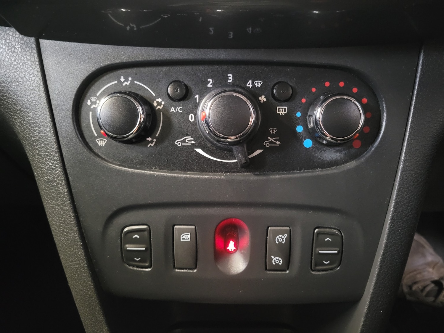 Used Dacia Sandero Stepway 2016 for sale - 77237149: Photo 57