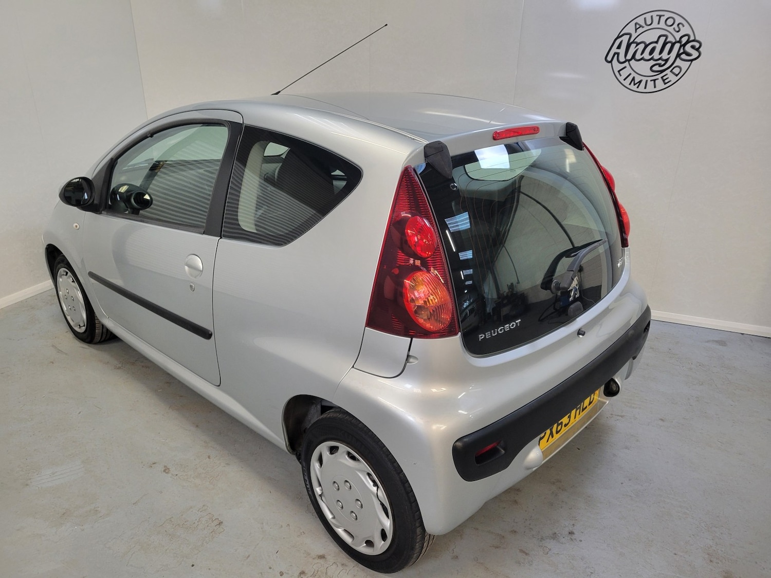 Used Peugeot 107 2013 for sale - 76637465: Photo 14