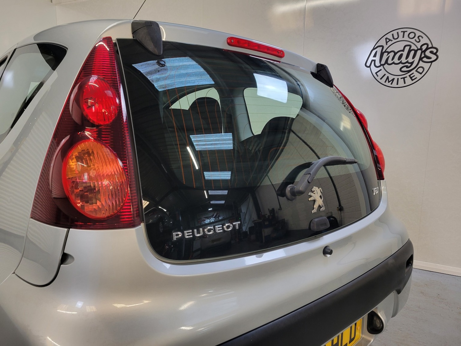 Used Peugeot 107 2013 for sale - 76637465: Photo 24