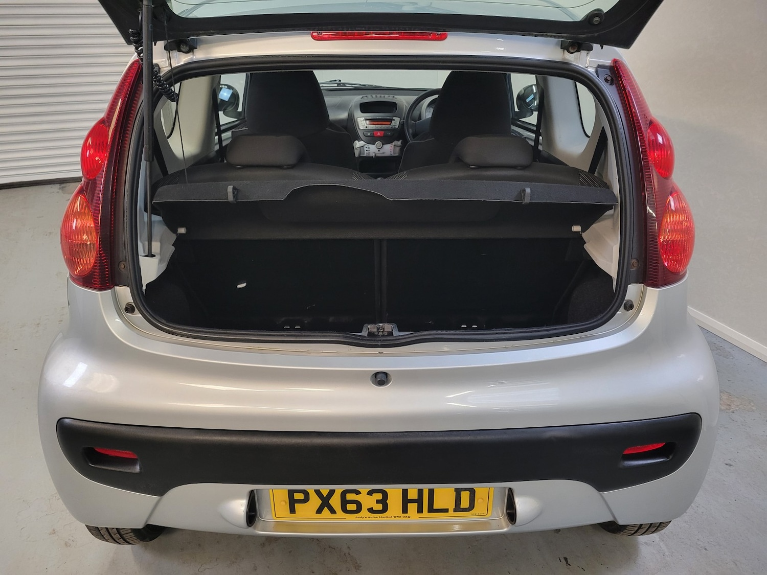 Used Peugeot 107 2013 for sale - 76637465: Photo 32