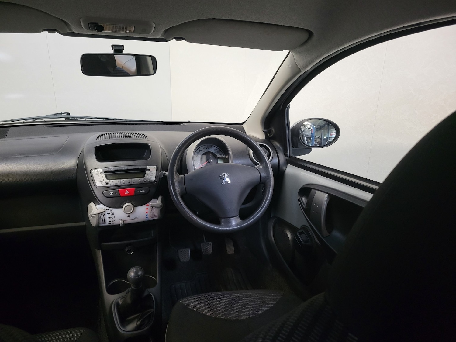 Used Peugeot 107 2013 for sale - 76637465: Photo 34