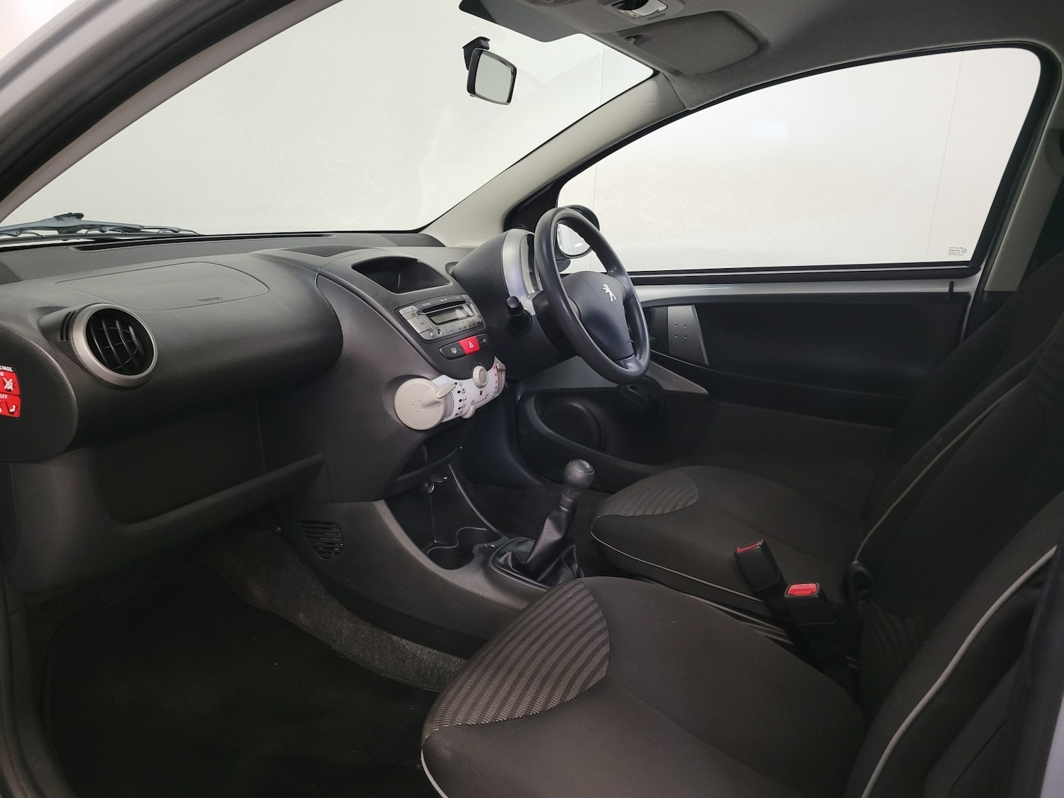 Used Peugeot 107 2013 for sale - 76637465: Photo 37